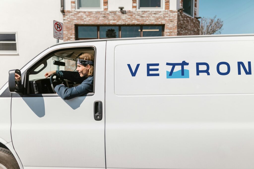 Lieferung VETTRONIC-Service.